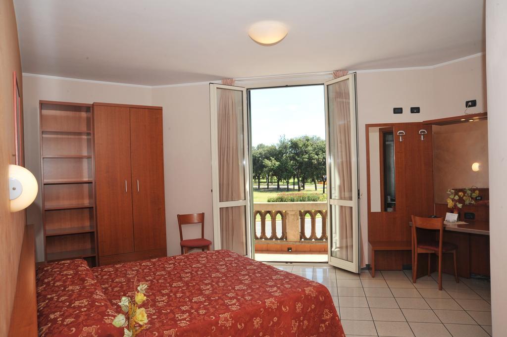 Hotel Stazione Livorno Exterior photo