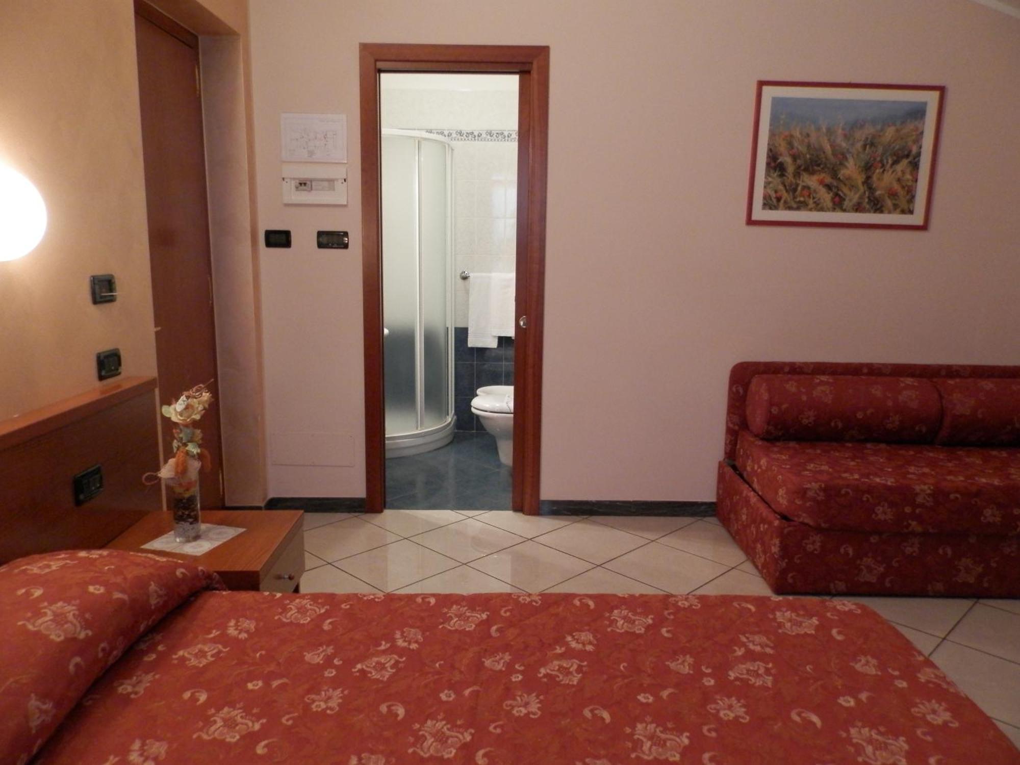 Hotel Stazione Livorno Exterior photo
