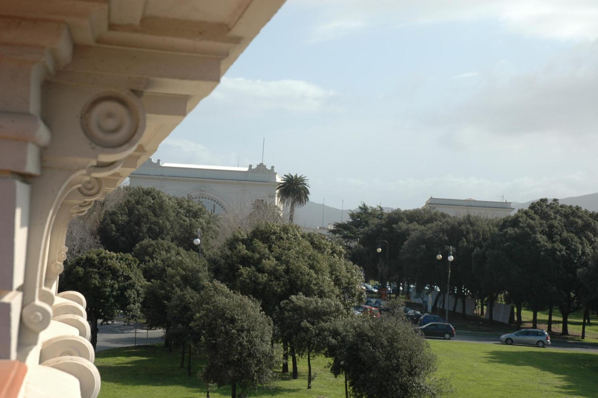 Hotel Stazione Livorno Exterior photo